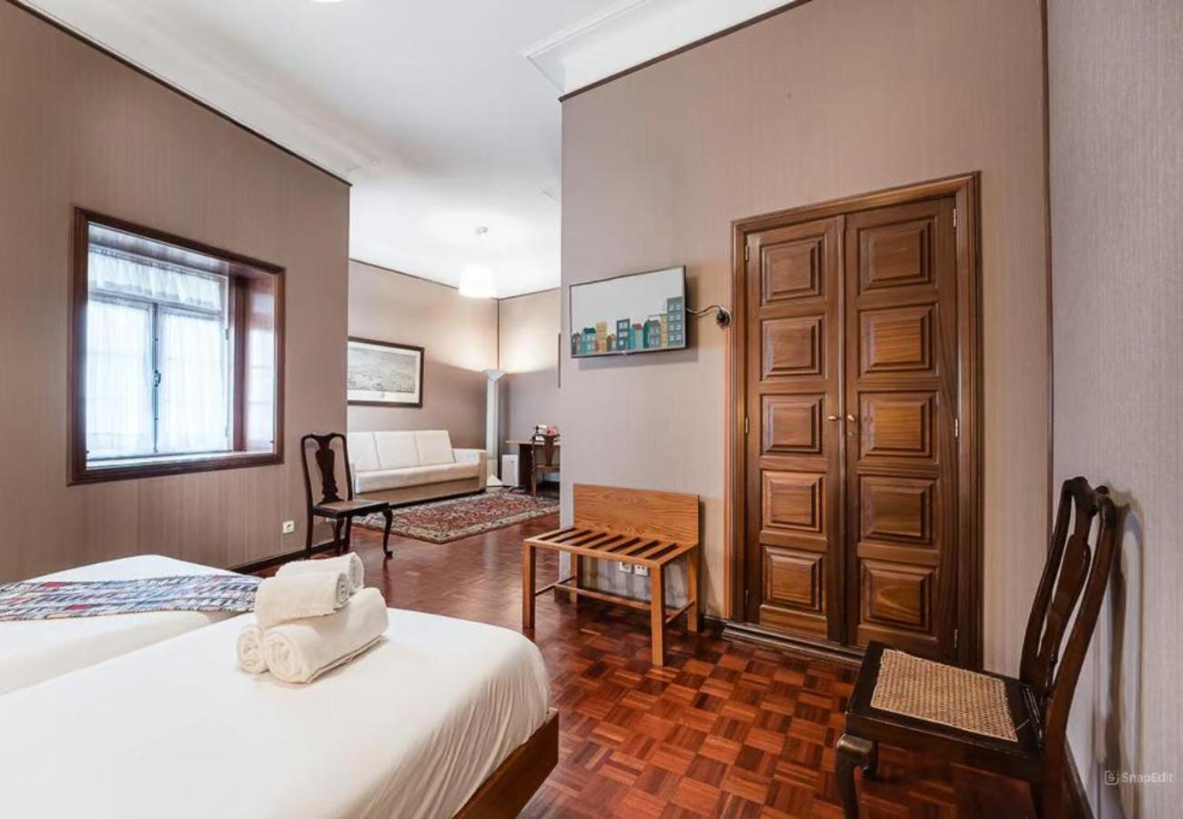 Maison d'hôtes Office Suits In Flores By D&s Oporto