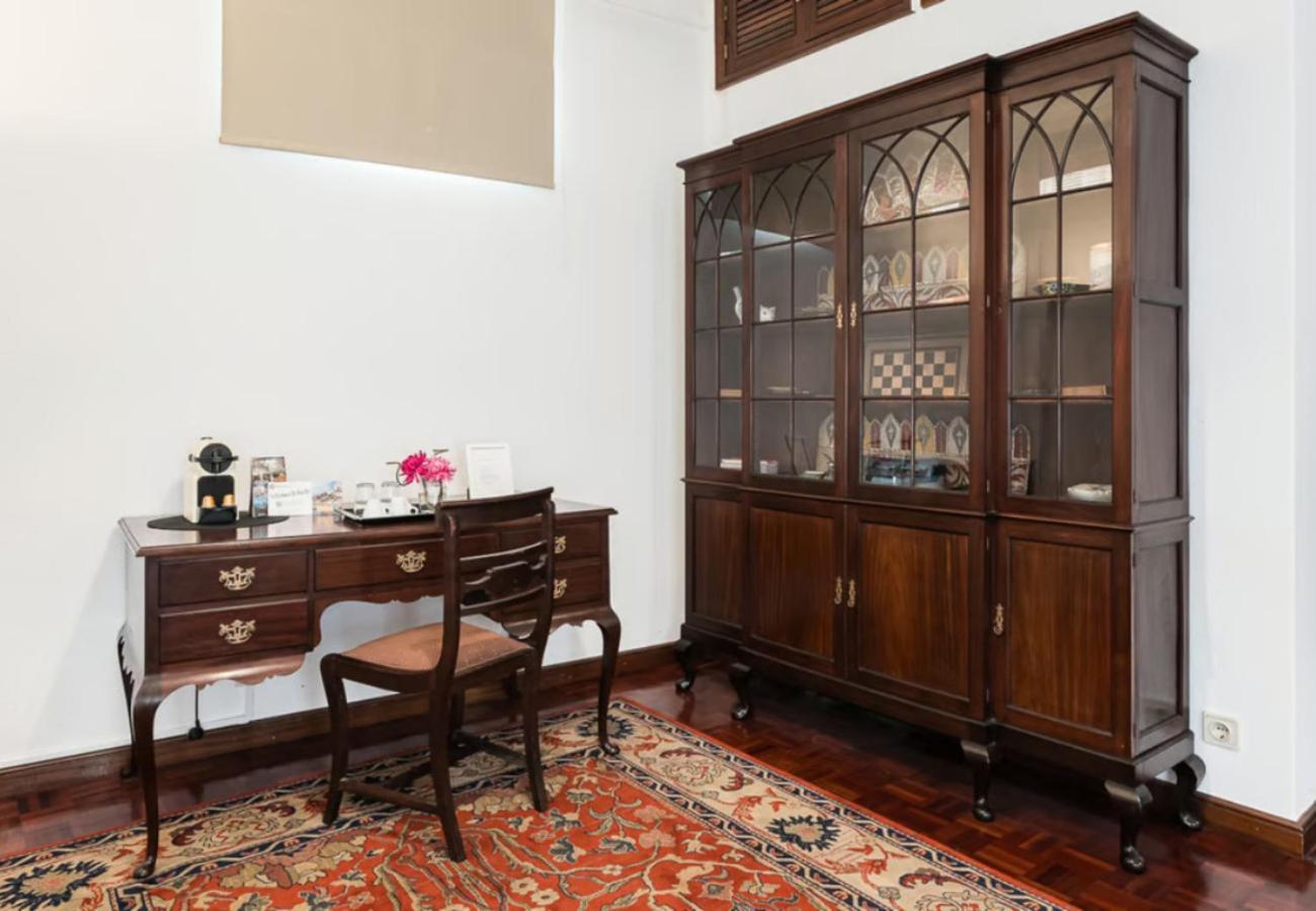 Office Suits In Flores By D&s * Oporto
