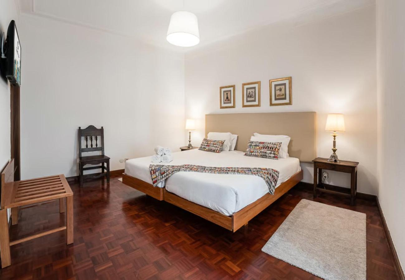Maison d'hôtes Office Suits In Flores By D&s Oporto